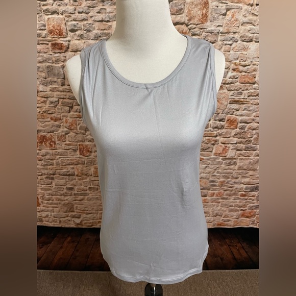 NWT Lot of 3 Solid Color Sleeveless Tank Tops XS - Picture 5 of 6